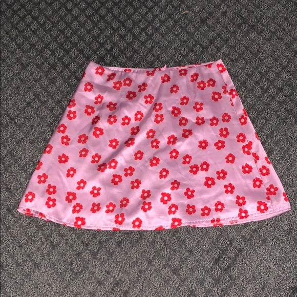 Princess Polly pink and red flowery silk - Picture 3 of 5